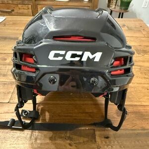 CCM Tacks 70 hockey helmet. Size M.